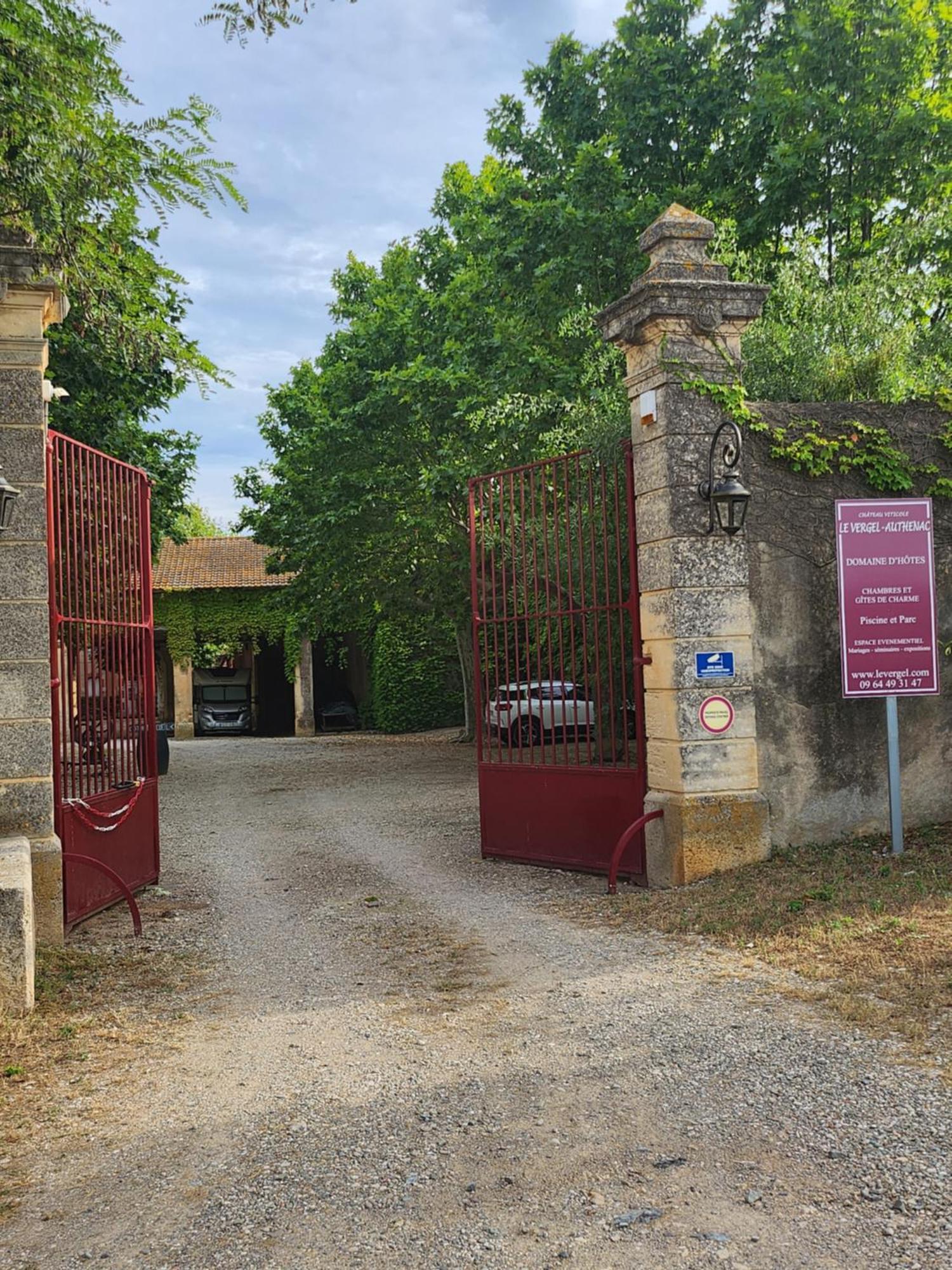 Chateau Le Vergel Authenac Ginestas Exterior photo